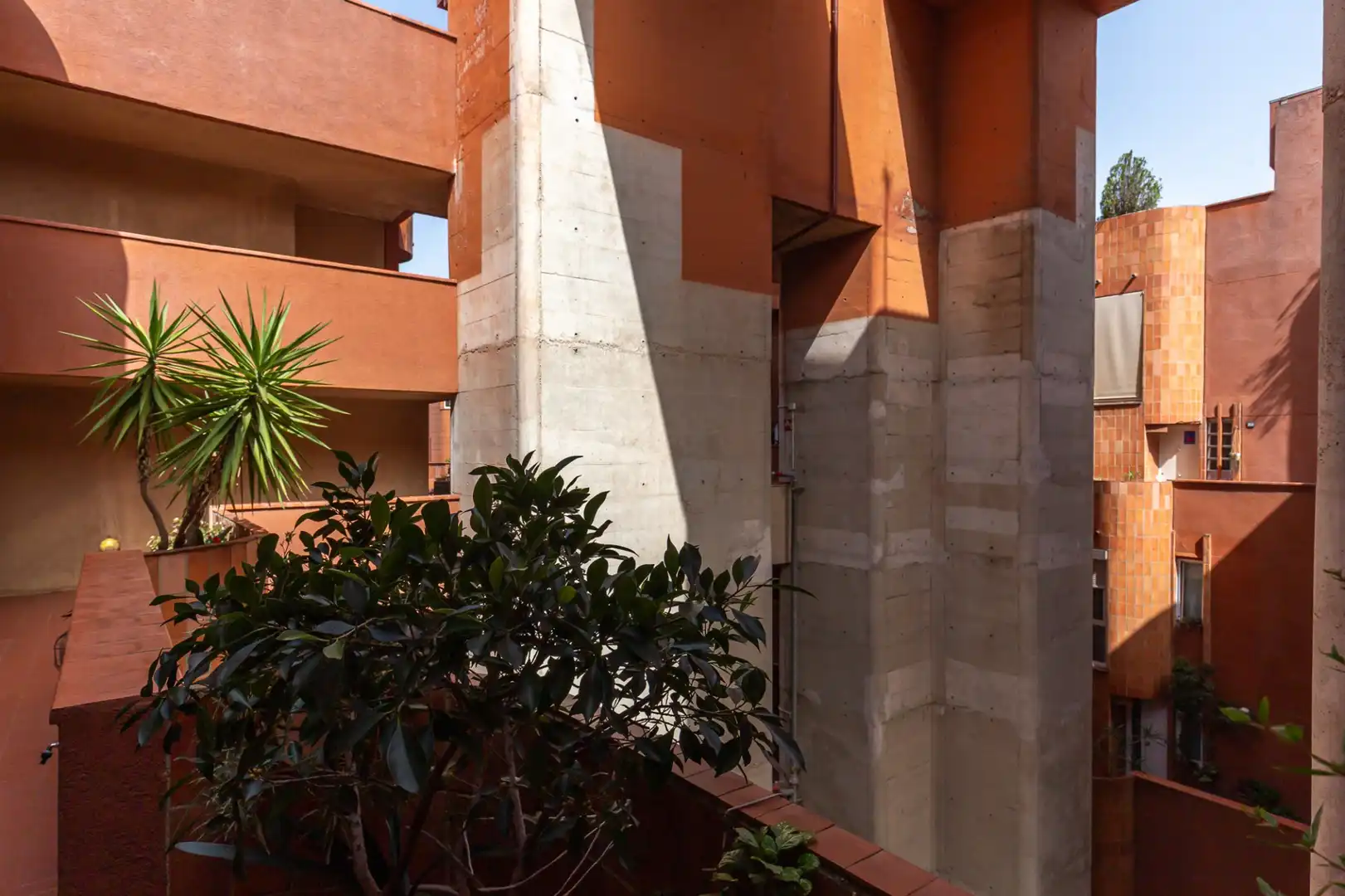 Vista exterior de Dúplex en venda en Sant Just Desvern amb Aire condicionat, Calefacció i Piscina