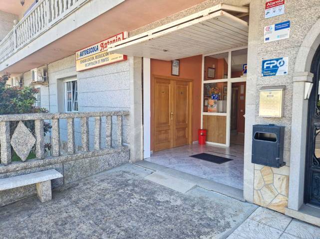 Local comercial en Alquiler en Lousame