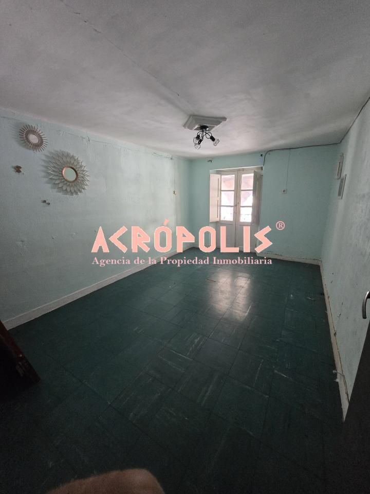 Dormitori de Pis en venda en León Capital  amb Calefacció