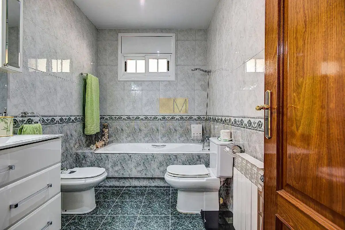 Baño de Casa o chalet en venta en Vallirana con Aire acondicionado, Calefacción y Jardín privado