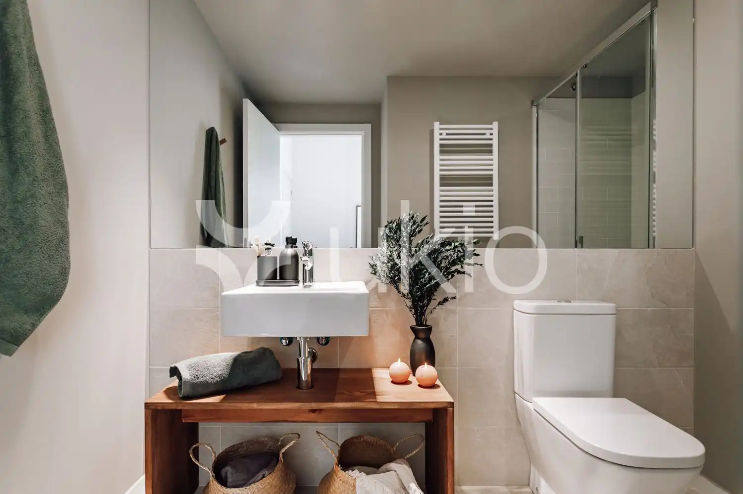 Baño de Apartamento de alquiler en Barcelona con Aire acondicionado, Calefacción y Amueblado