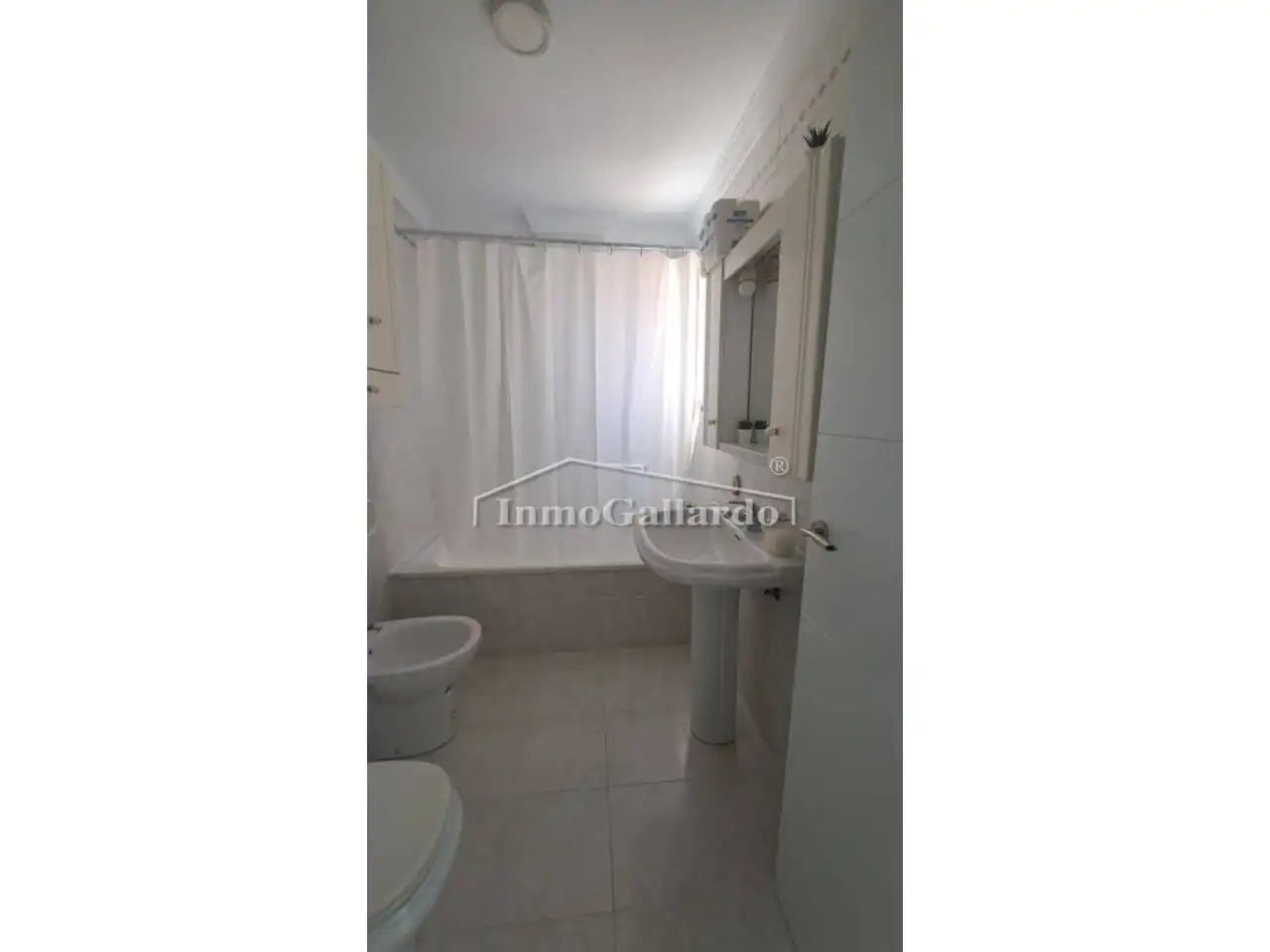 Baño de Apartamento de alquiler en Rincón de la Victoria con Terraza, Amueblado y Piscina comunitaria