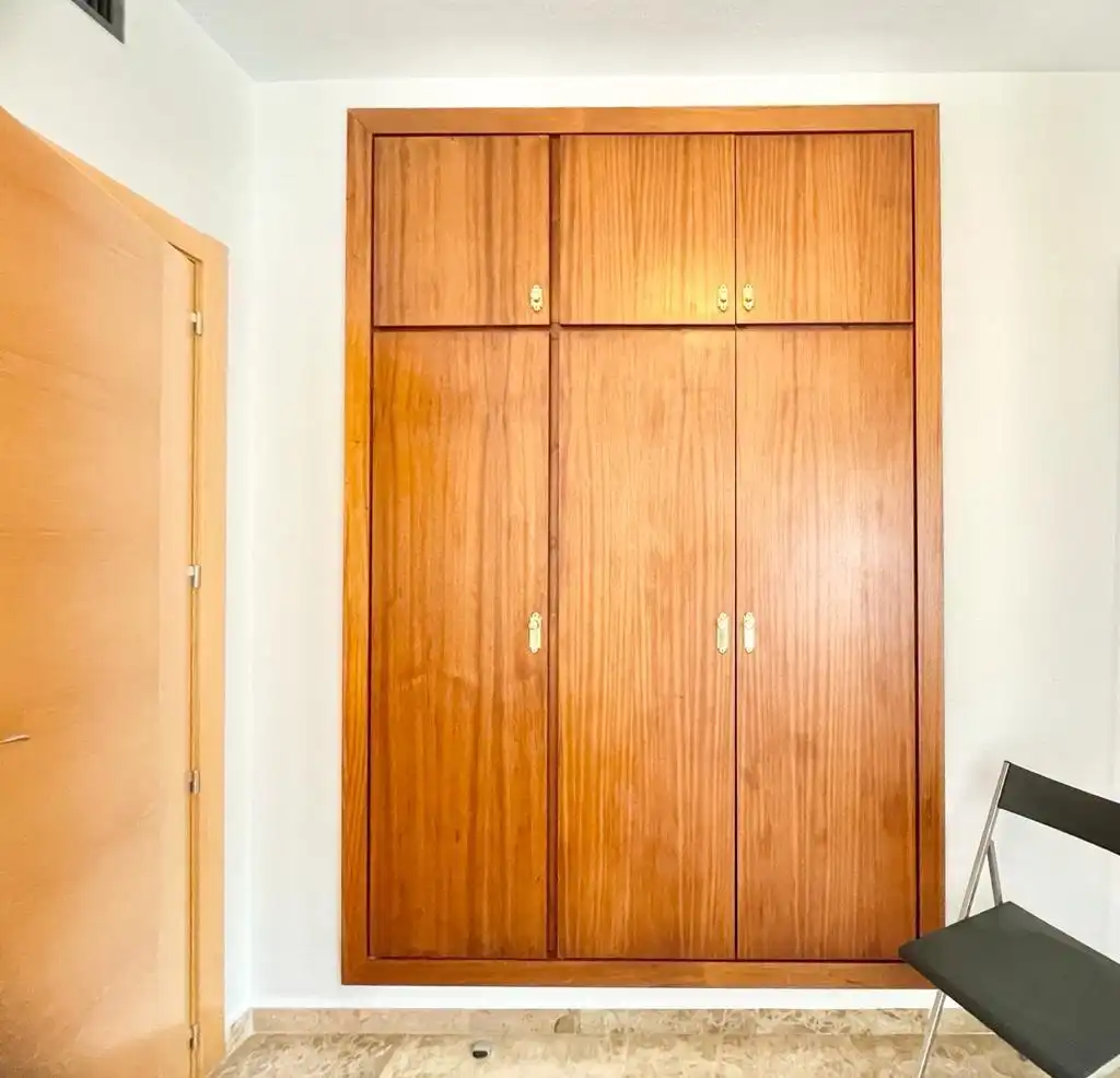 Habitación de Piso de alquiler en Granada con Aire acondicionado, Calefacción y Amueblado