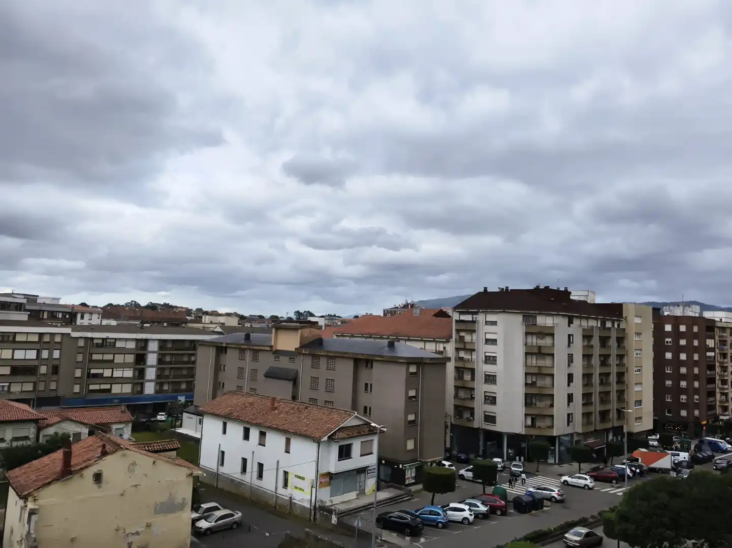 Außenansicht von Wohnung zur Miete in Camargo mit Parkett, Terrasse und Abstellraum