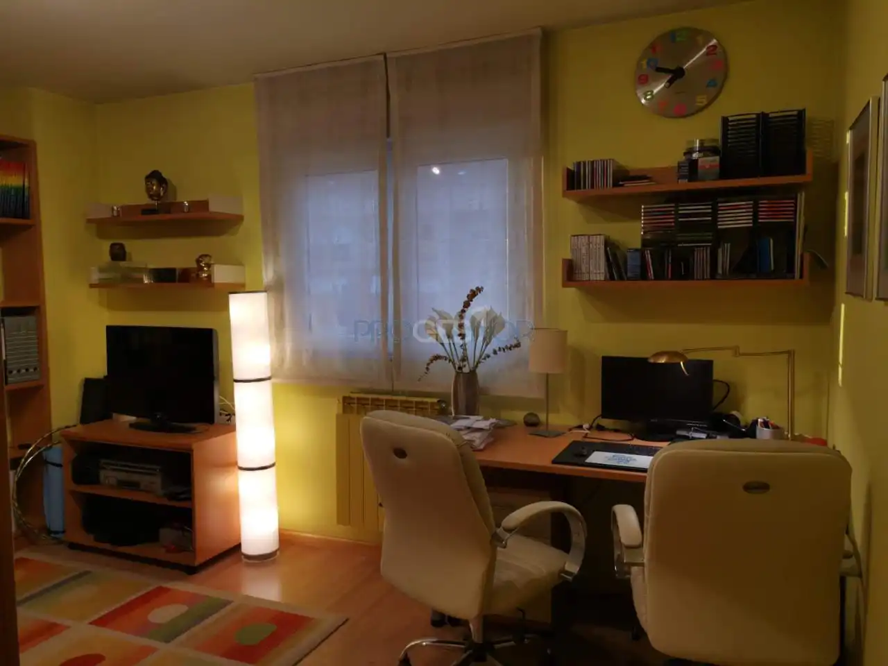 Sala de estar de Piso en venta en León Capital  con Calefacción, Trastero y Balcón