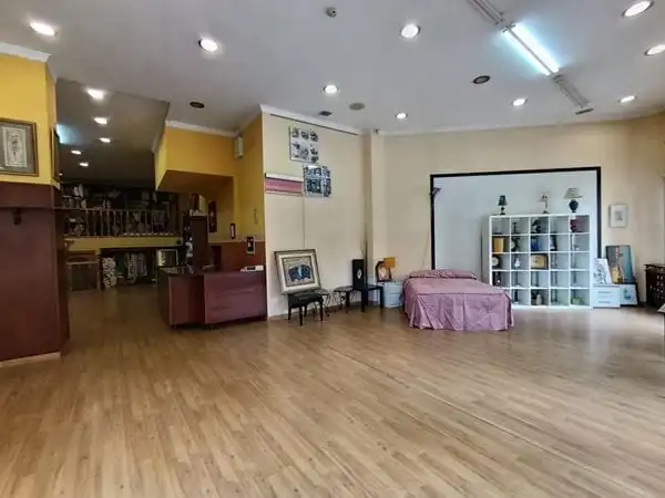 Gewerbefläche zum Verkauf in Calle Fernando Morán 2, imagen 2