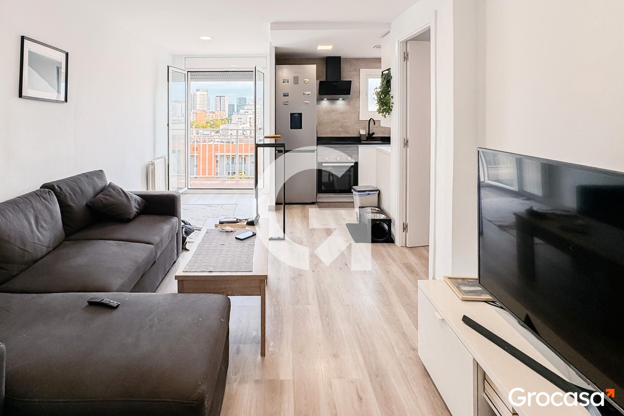 Living room of Flat for sale in L'Hospitalet de Llobregat  with Air Conditioner, Heating and Oven