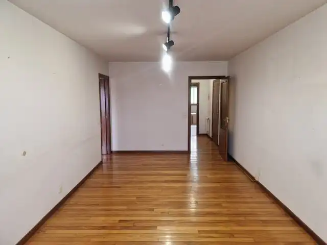 Sala de estar de Piso en venta en Teo con Calefacción, Parquet y Trastero