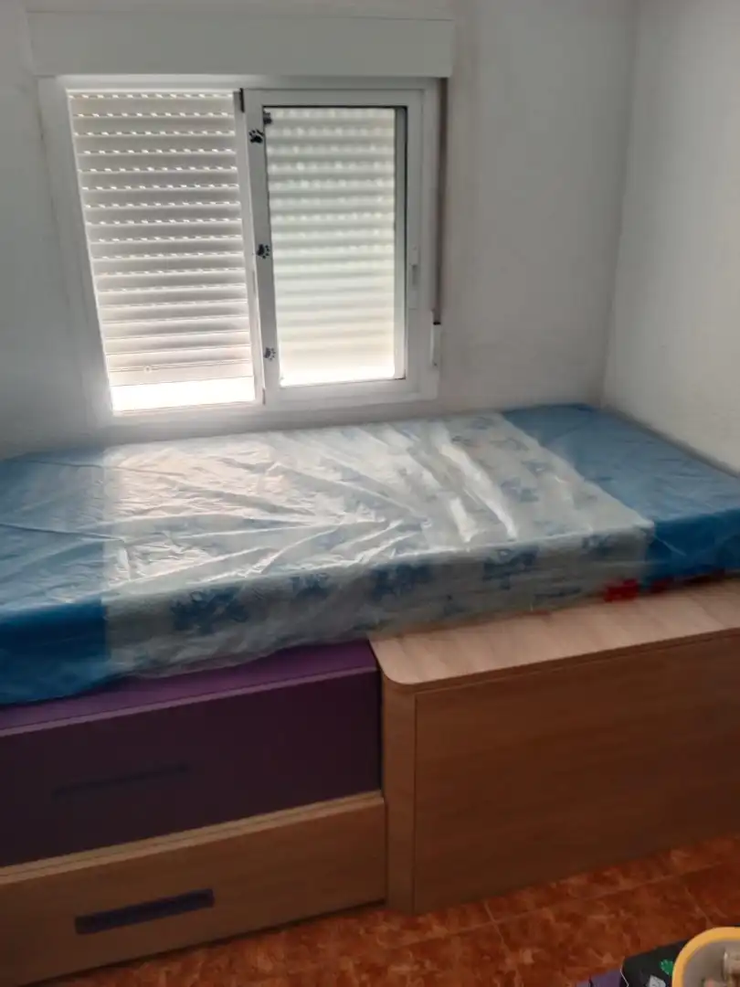 Dormitori de Pis en venda en Almería amb Calefacció, Terrassa i Moblat