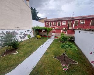 Jardí de Casa o xalet en venda en Castrojeriz amb Calefacció, Jardí privat i Terrassa