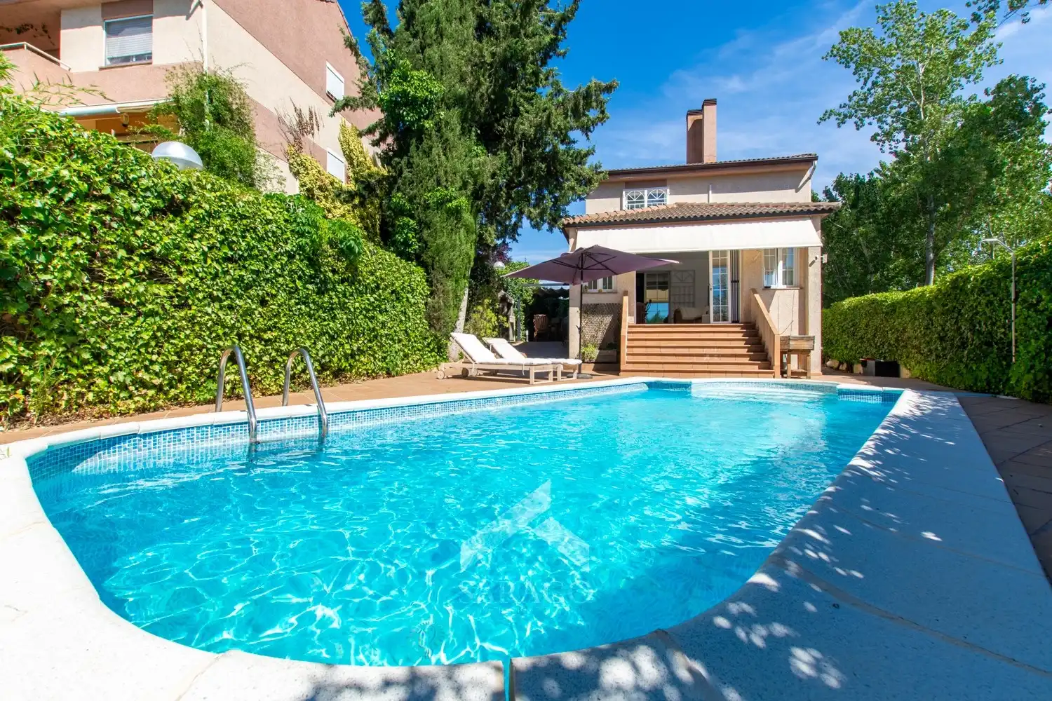 Swimming pool of Houses for sale in Las Rozas de Madrid  with Storage room
