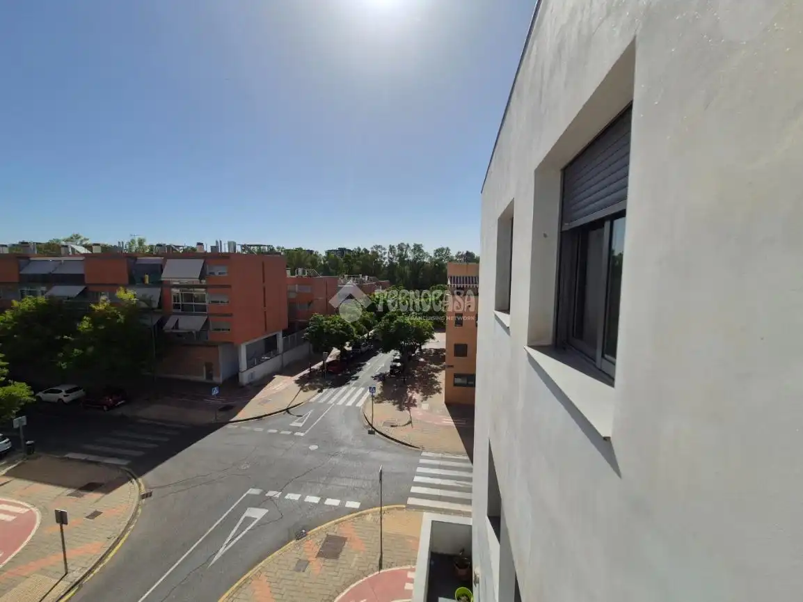 Vista exterior de Pis en venda en Málaga amb Traster i Balcó