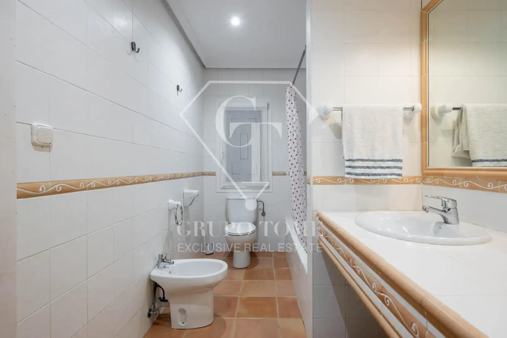 Baño de Piso en venta en Donostia - San Sebastián  con Calefacción, Amueblado y Balcón