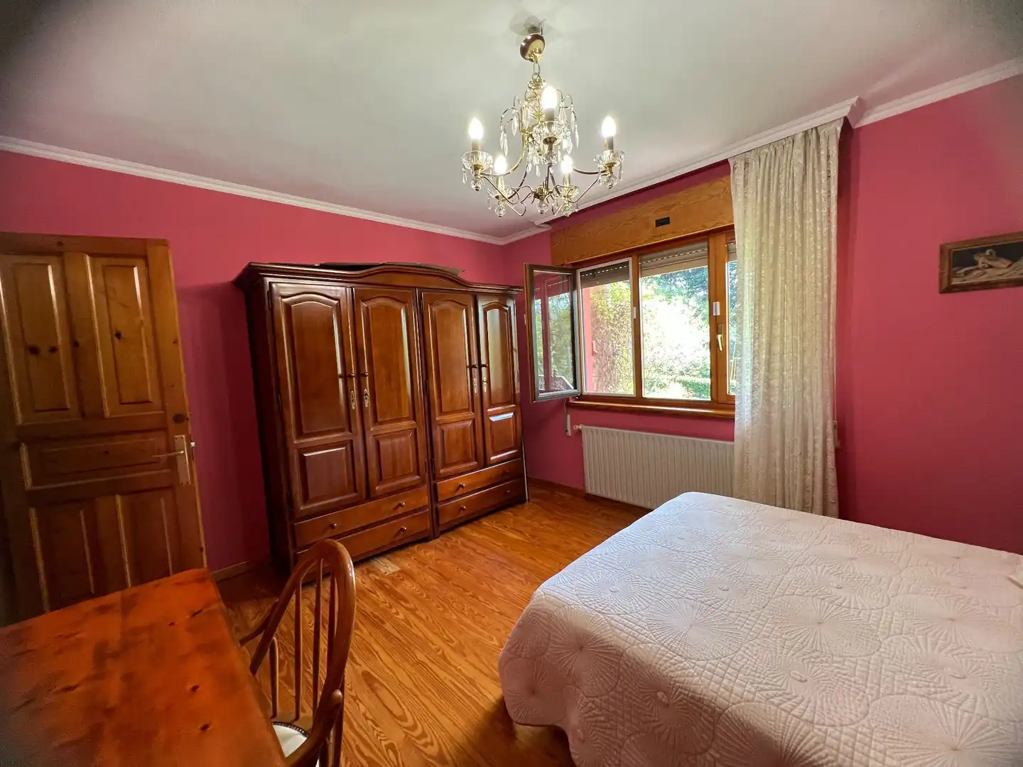 Habitación de Casa o chalet en venta en Cangas de Onís con Calefacción, Jardín privado y Amueblado