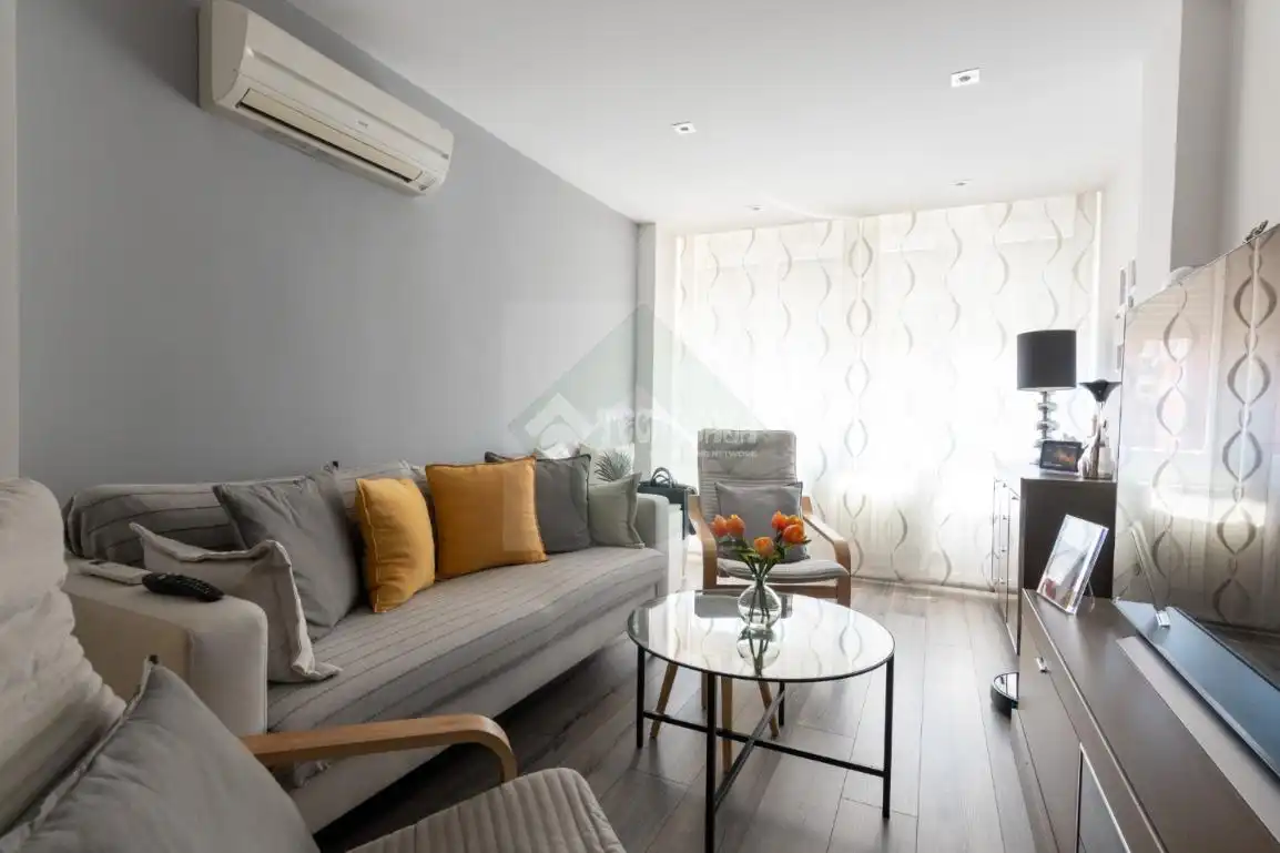 Living room of Flat for sale in Fuenlabrada  with Air Conditioner, Heating and Community pool