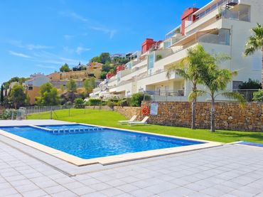 Apartament amb piscina en venda a Ador