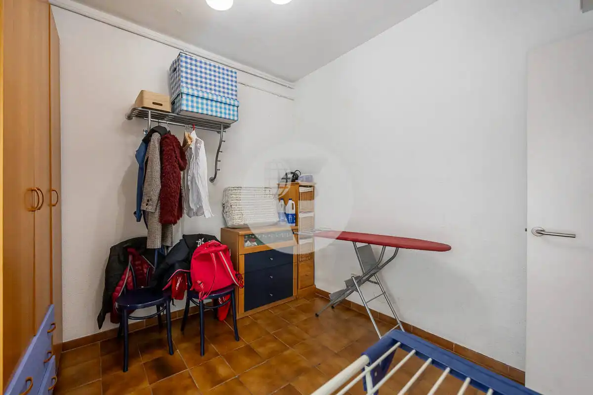 Dormitori de Casa adosada en venda en Sabadell amb Aire condicionat, Calefacció i Terrassa