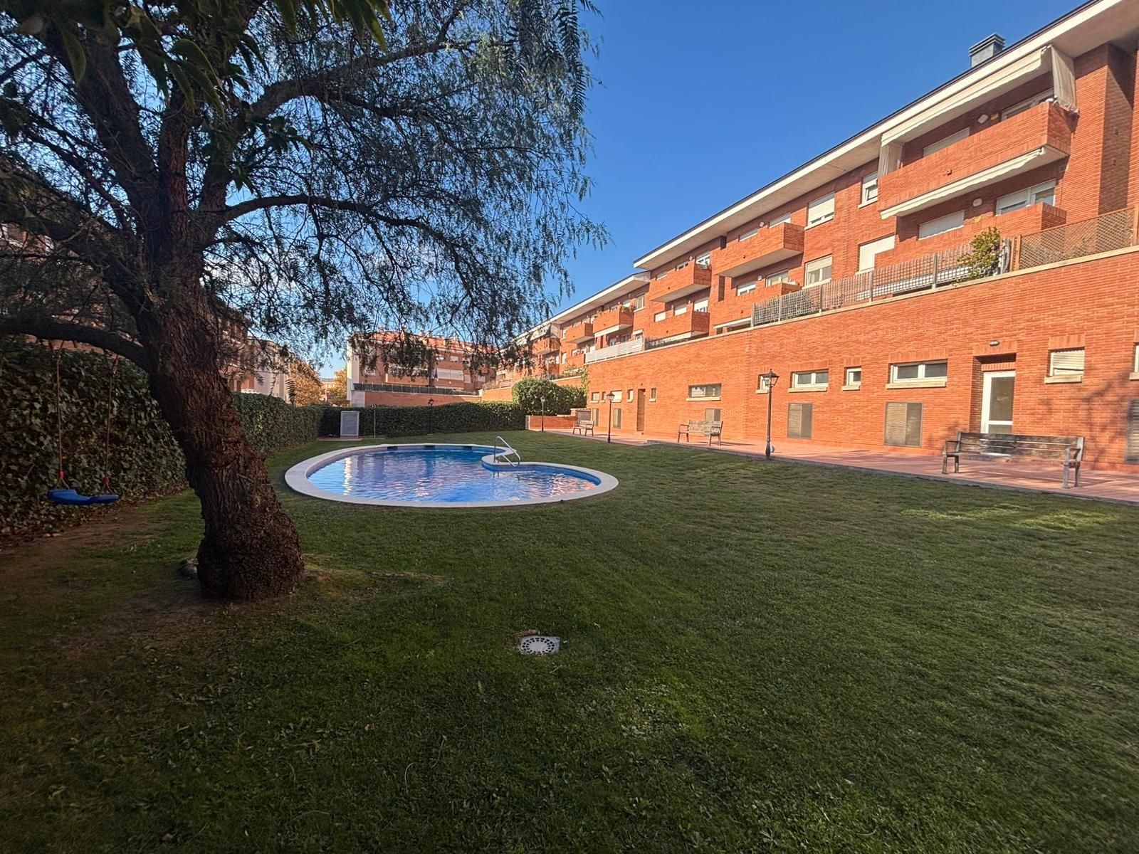 Swimming pool of Flat for sale in Sant Quirze del Vallès  with Air Conditioner, Heating and Parquet flooring