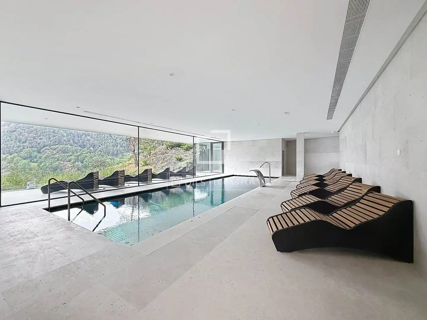 Piscina de Pis en venda en Madrid amb Aire condicionat, Calefacció i Parquet