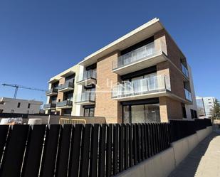 Exterior view of Duplex for sale in Vic  with Air Conditioner, Heating and Terrace