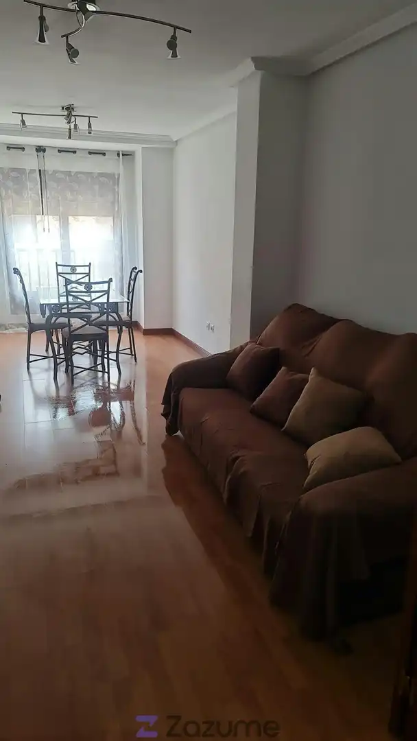 Sala d'estar de Pis de lloguer en Villamayor amb Calefacció, Jardí privat i Piscina