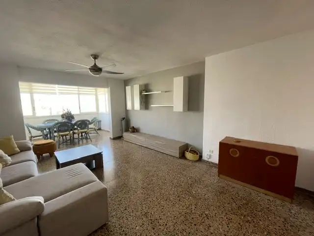Sala d'estar de Pis en venda en Alicante / Alacant amb Traster, Moblat i Piscina comunitària