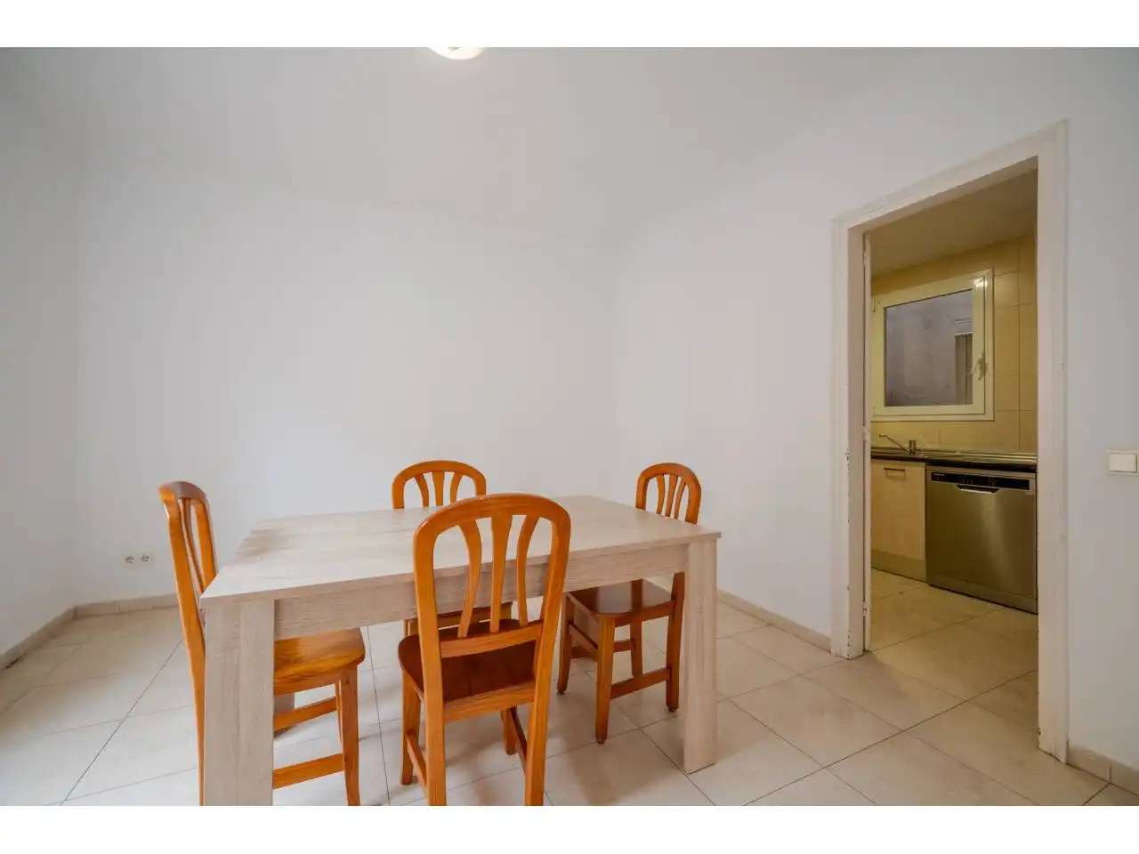 Comedor de Piso en venta en Girona con Balcón