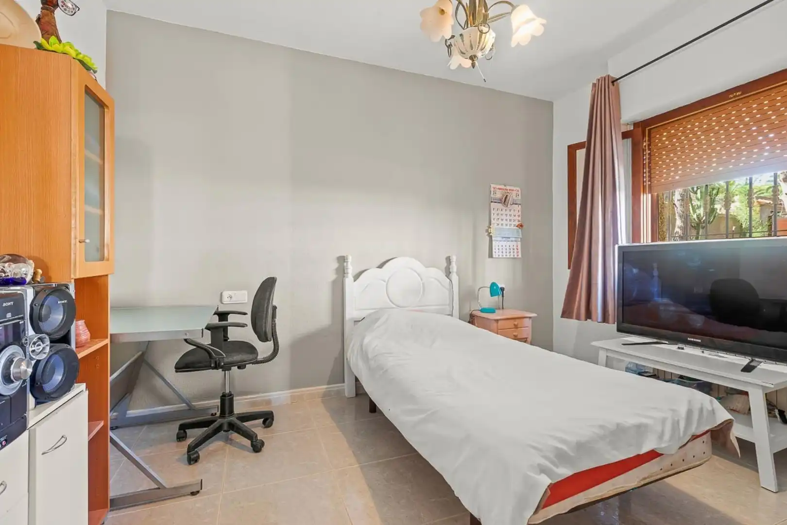Dormitori de Casa o xalet en venda en Orihuela amb Aire condicionat, Jardí privat i Terrassa