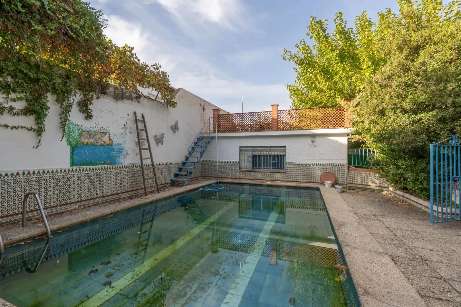 Piscina de Casa o xalet en venda en La Zubia amb Calefacció, Jardí privat i Terrassa