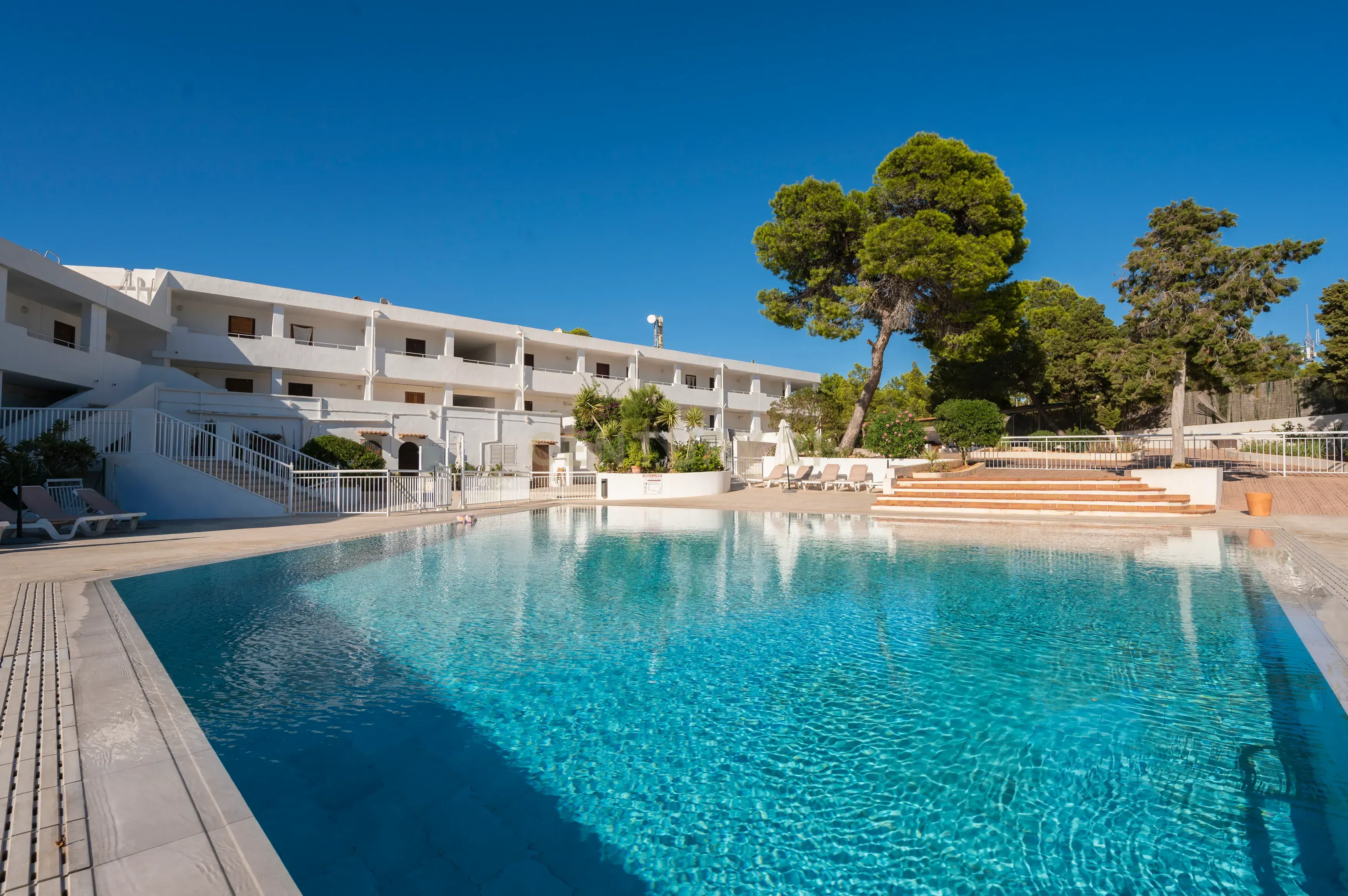 Piscina de Estudi en venda en Sant Joan de Labritja amb Piscina i Balcó