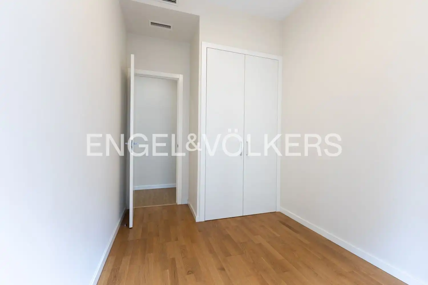 Habitación de Piso de alquiler en Valencia con Aire acondicionado, Calefacción y Parquet