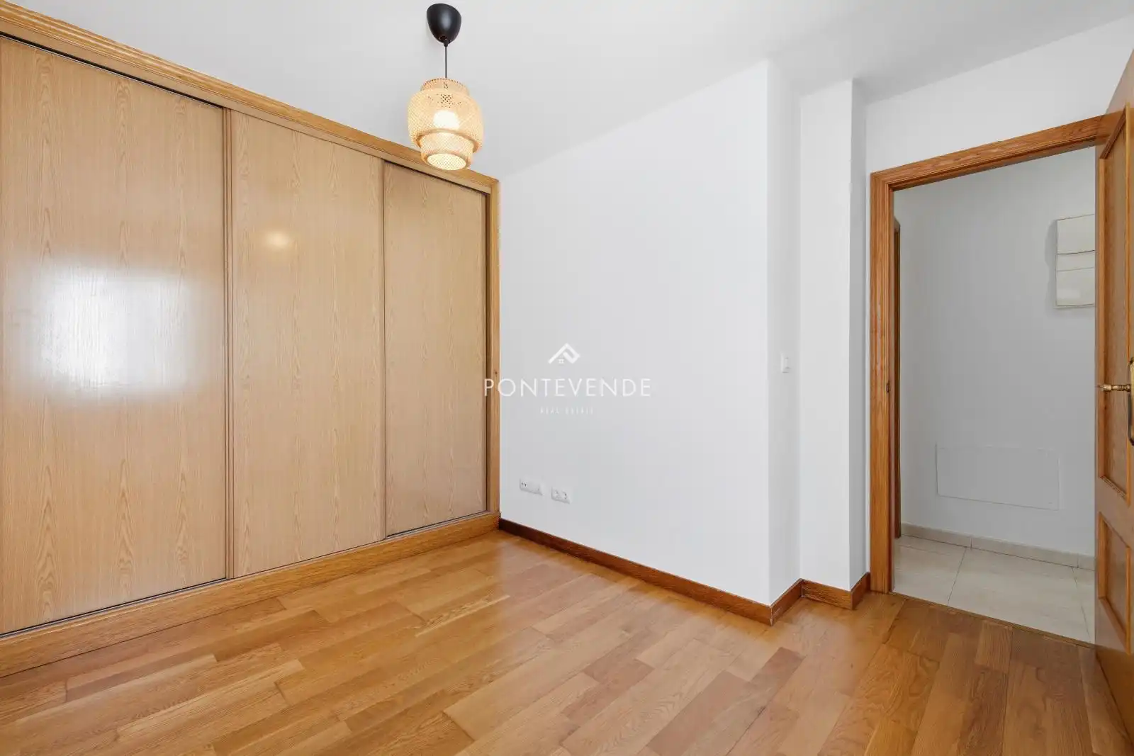 Bedroom of Attic for sale in Marín  with Heating, Parquet flooring and Terrace