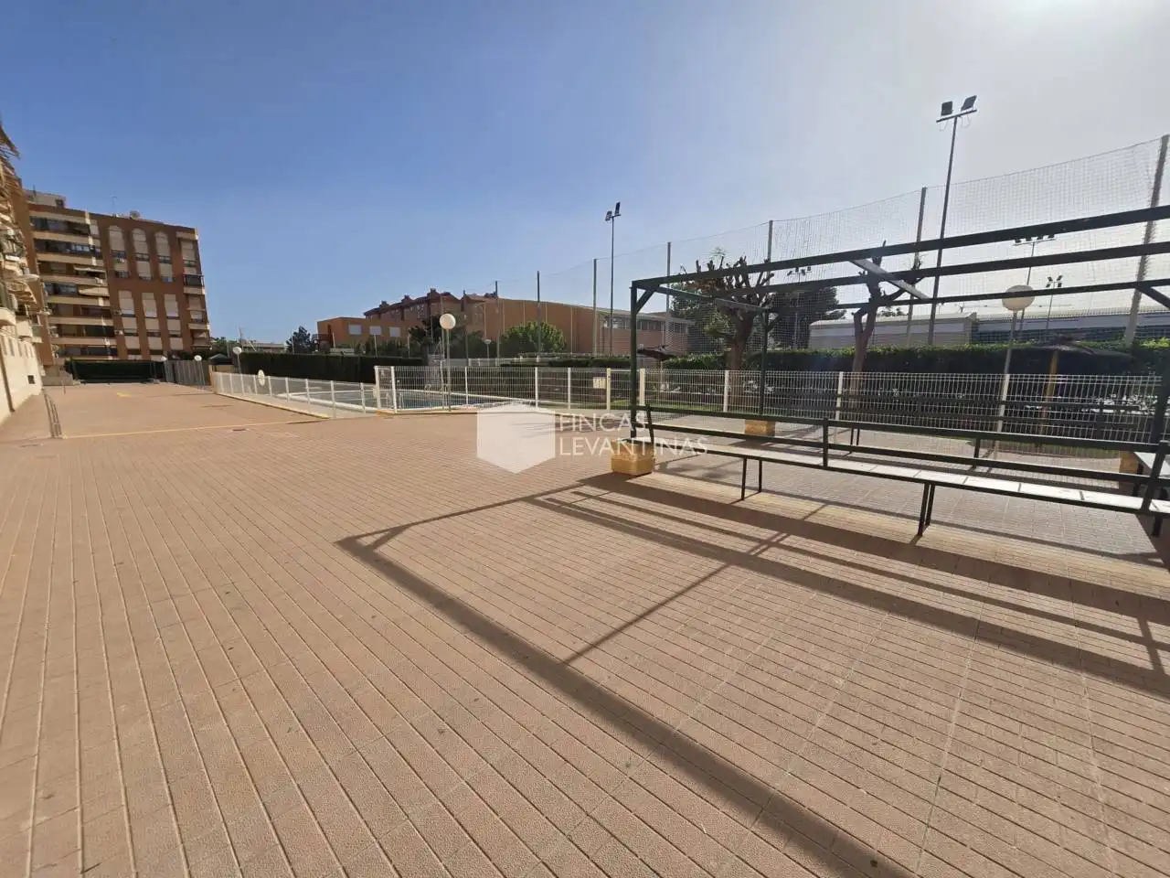Terrassa de Pis en venda en San Vicente del Raspeig / Sant Vicent del Raspeig amb Moblat, Balcó i Piscina comunitària