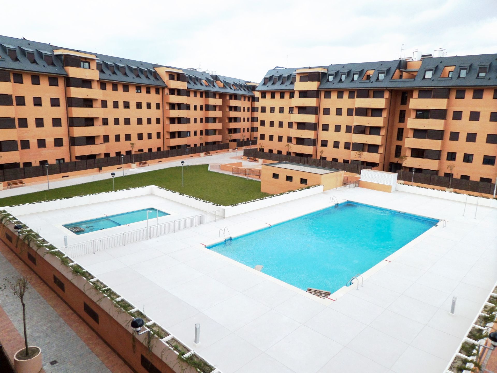 Swimming pool of Planta baja to rent in Pinto  with Air Conditioner, Heating and Terrace