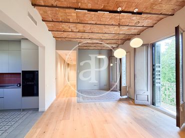 Wohnung mit Balkon zum Verkauf in Carrer de la Diputació
