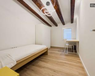 Bedroom of Flat to share in  Barcelona Capital  with Air Conditioner, Heating and Terrace