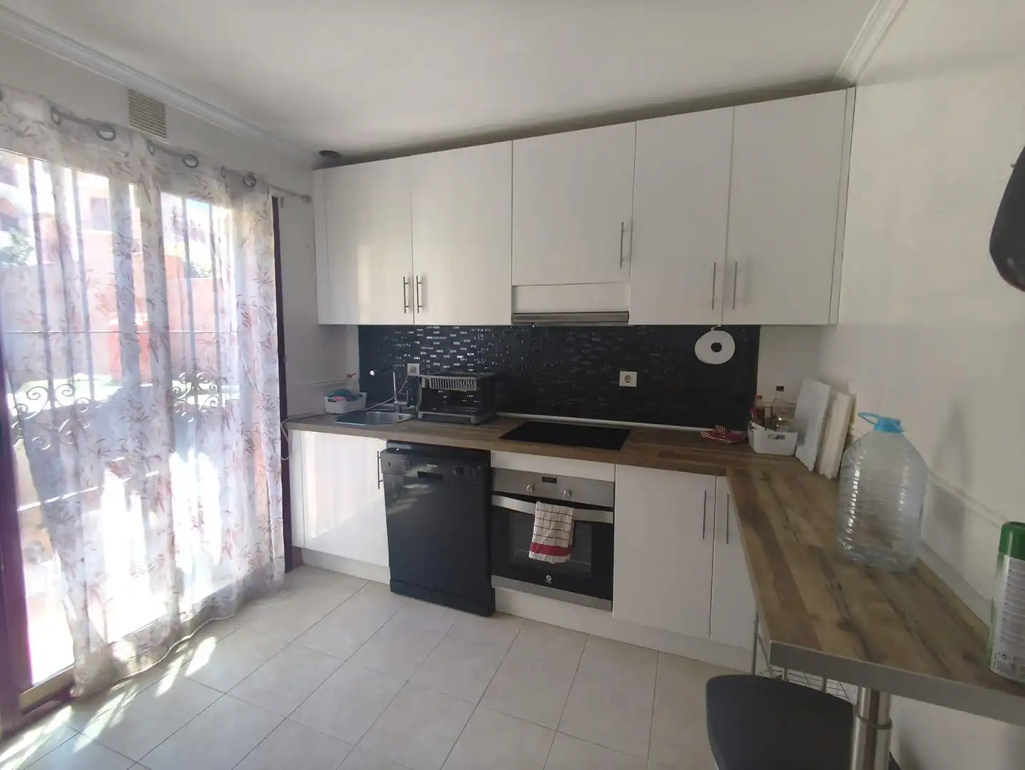 Kitchen of Detached homes for sale in La Línea de la Concepción  with Air Conditioner, Private garden and Balcony