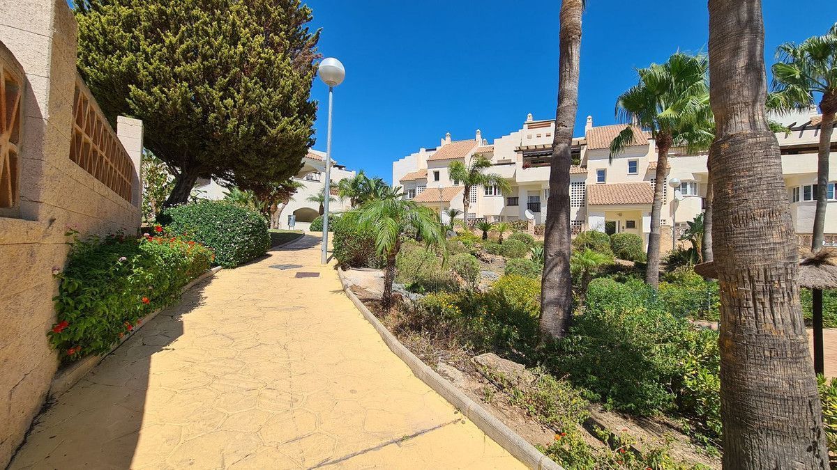 Vista exterior de Garatge en venda en Benalmádena