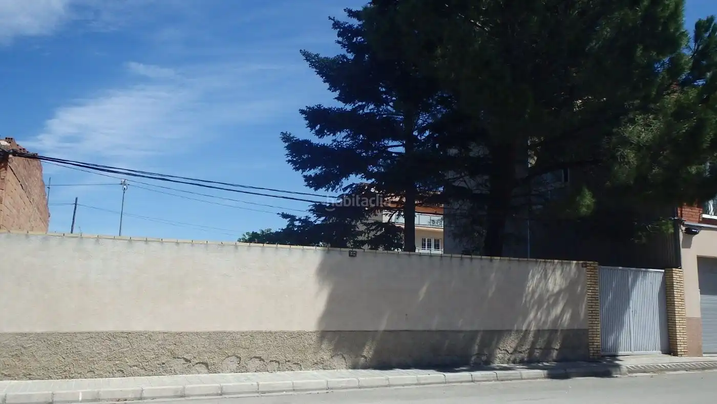 Terreno residencial en venta en Carrer de la Linia 56