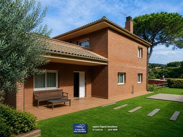 Casa con balcone in vendita a L'Ametlla del Vallès
