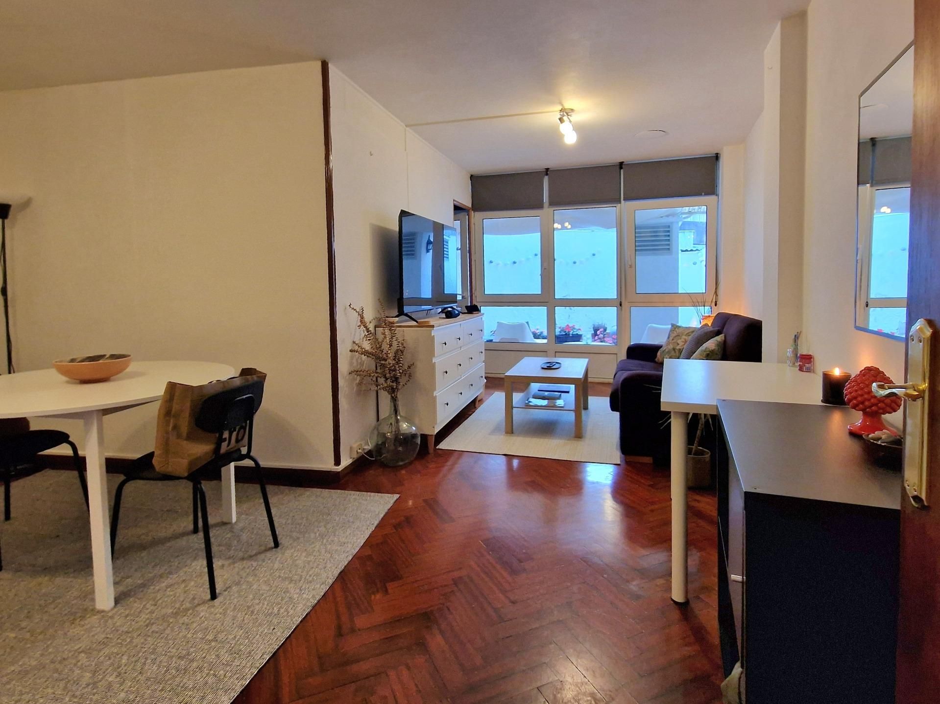 Sala d'estar de Apartament en venda en A Coruña Capital  amb Calefacció i Parquet