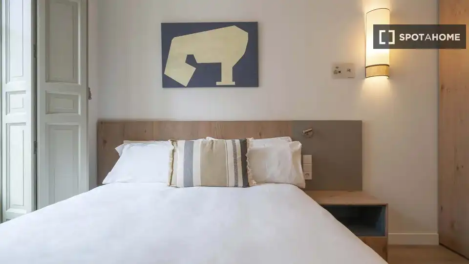 Bedroom of Houses for share in Madrid  with Air Conditioner, Terrace and Furnished