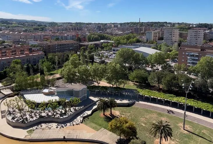 Exterior view of Flat for sale in Girona Capital  with Air Conditioner, Heating and Parquet flooring