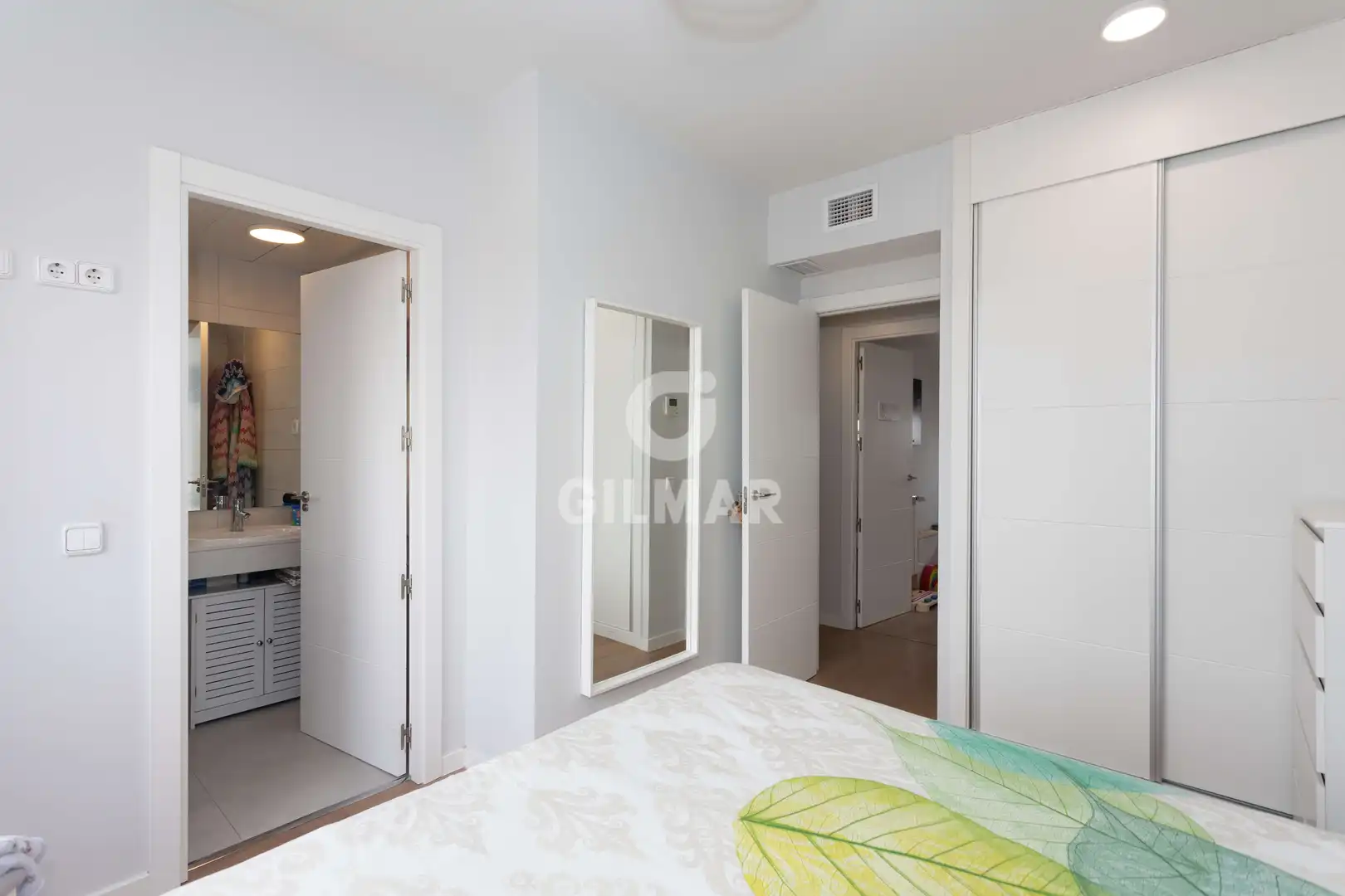Schlafzimmer von Maisonette zum Verkauf in Madrid mit Heizung, Privatgarten und Abstellraum