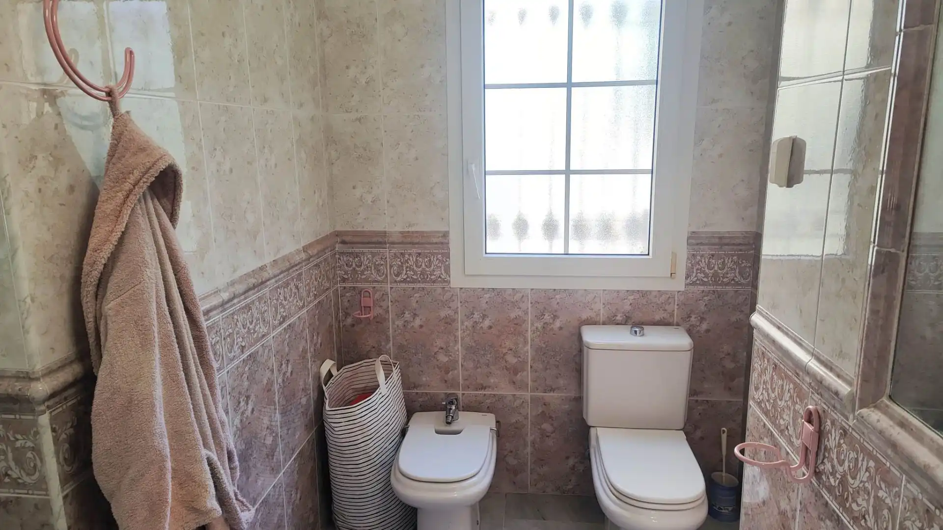 Bany de Casa o xalet en venda en Torremolinos amb Terrassa, Traster i Piscina