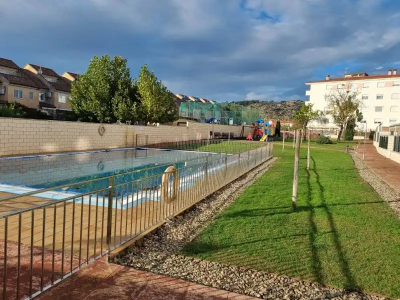 Piscina de Piso en venta en Plasencia con Aire acondicionado, Calefacción y Terraza