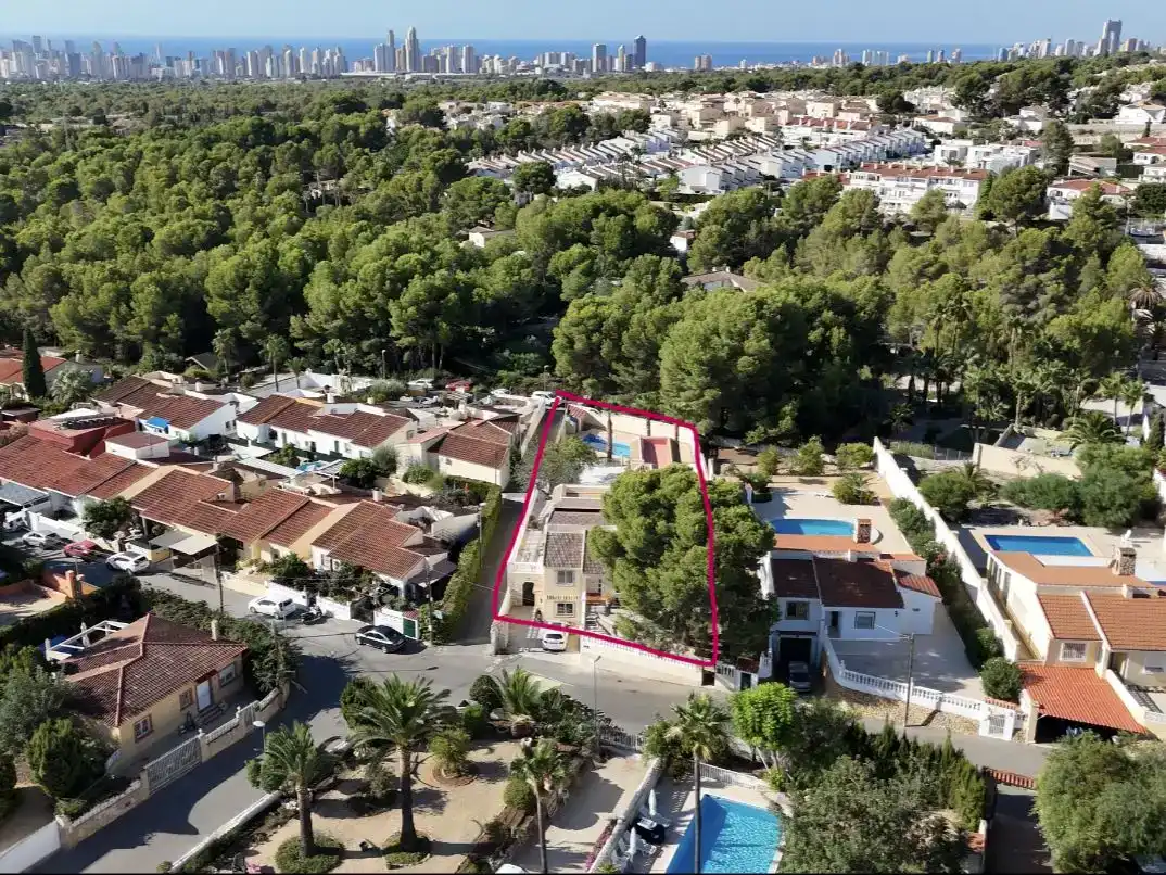 Außenansicht von Wohnung zur Miete in La Nucia mit Klimaanlage, Schwimmbad und Balkon