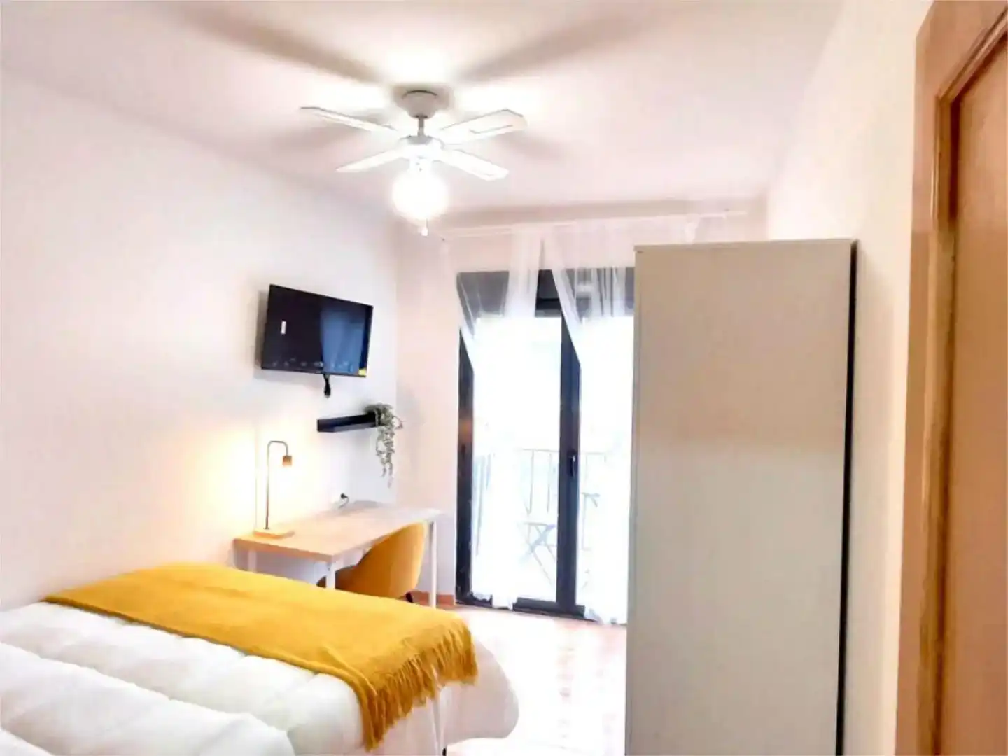 Bedroom of Flat for share in León Capital   with Storage room and Furnished