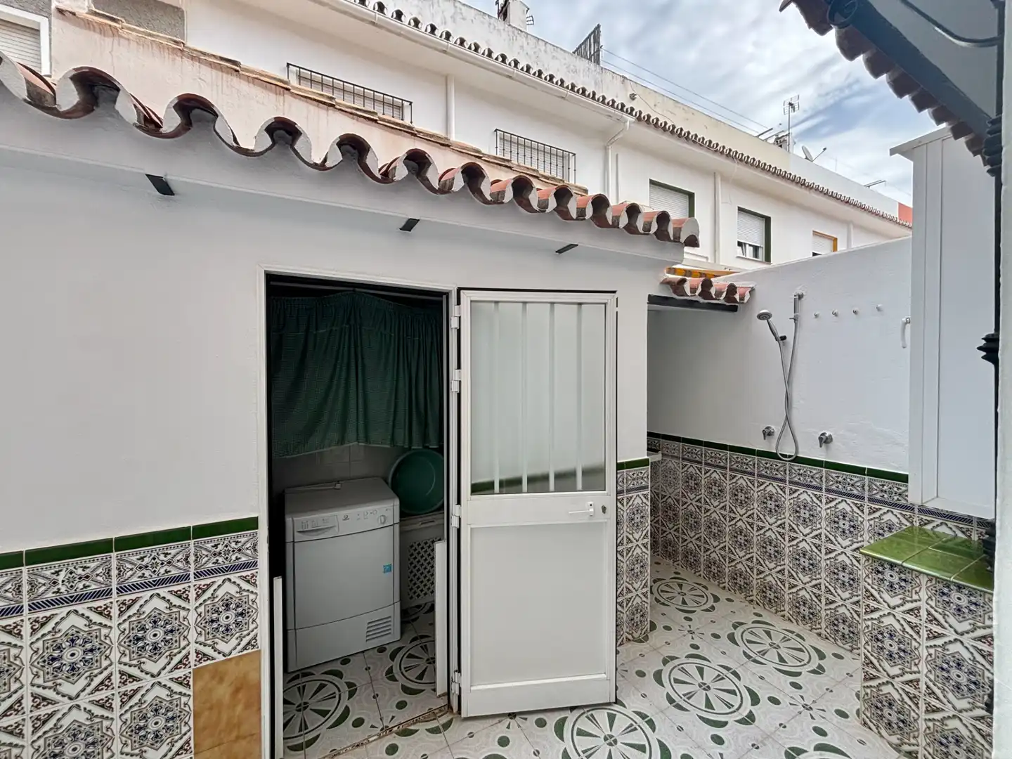 Terrasse von Einfamilien-Reihenhaus zur Miete in Mijas mit Klimaanlage, Heizung und Möbliert