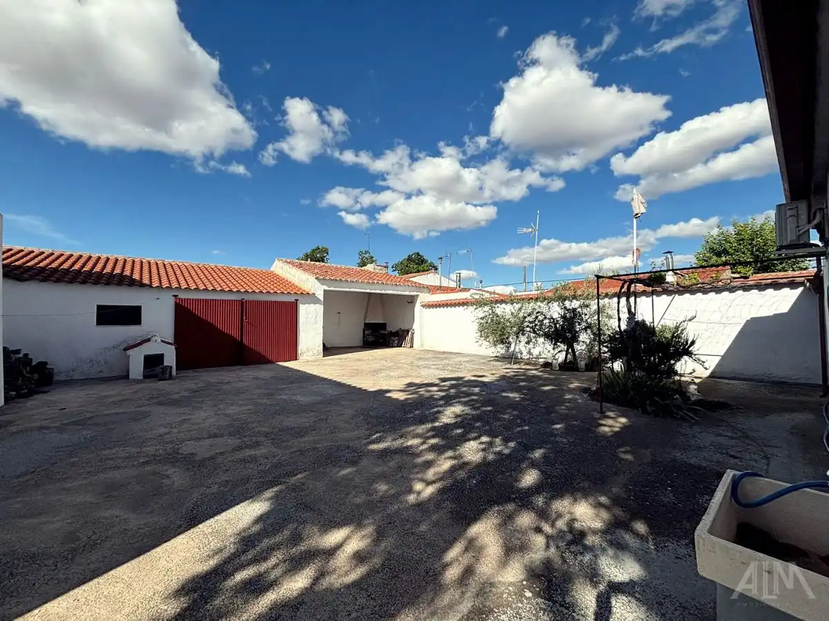 Exterior view of Houses for sale in Llanos del Caudillo  with Heating and Storage room